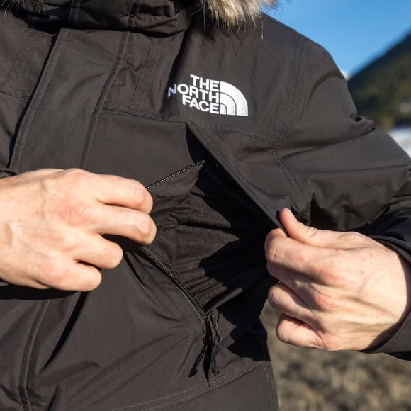 Men’s North Face parka - Picture 5 of 5